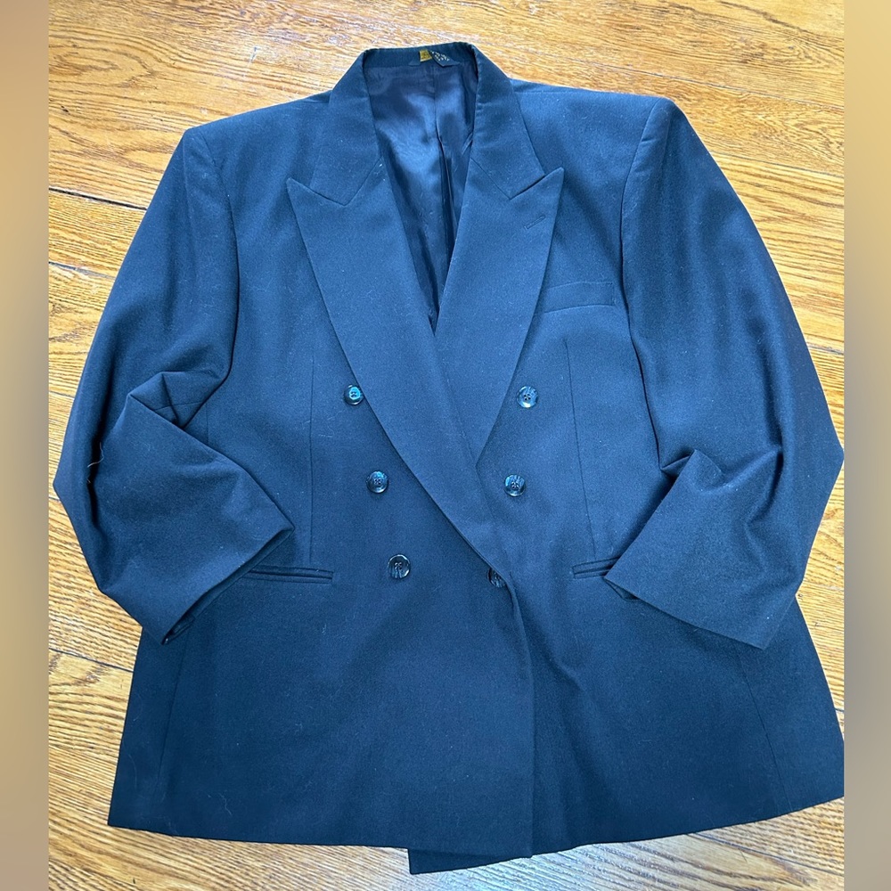John Henry Vintage sports coat double breasted.  Good condition.  Size 40 Short
